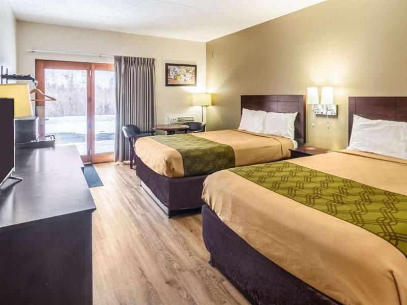 Econo Lodge Cadillac By Choice Exteriér fotografie