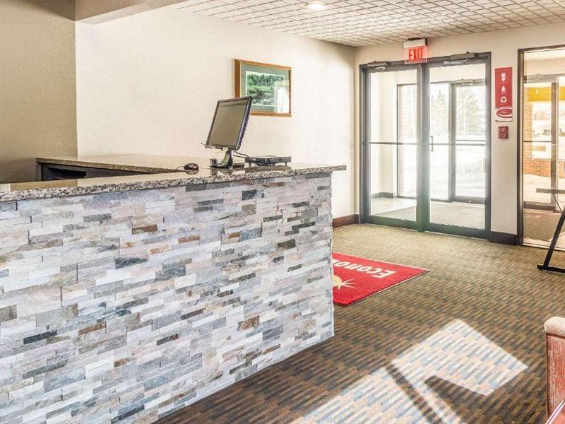 Econo Lodge Cadillac By Choice Exteriér fotografie