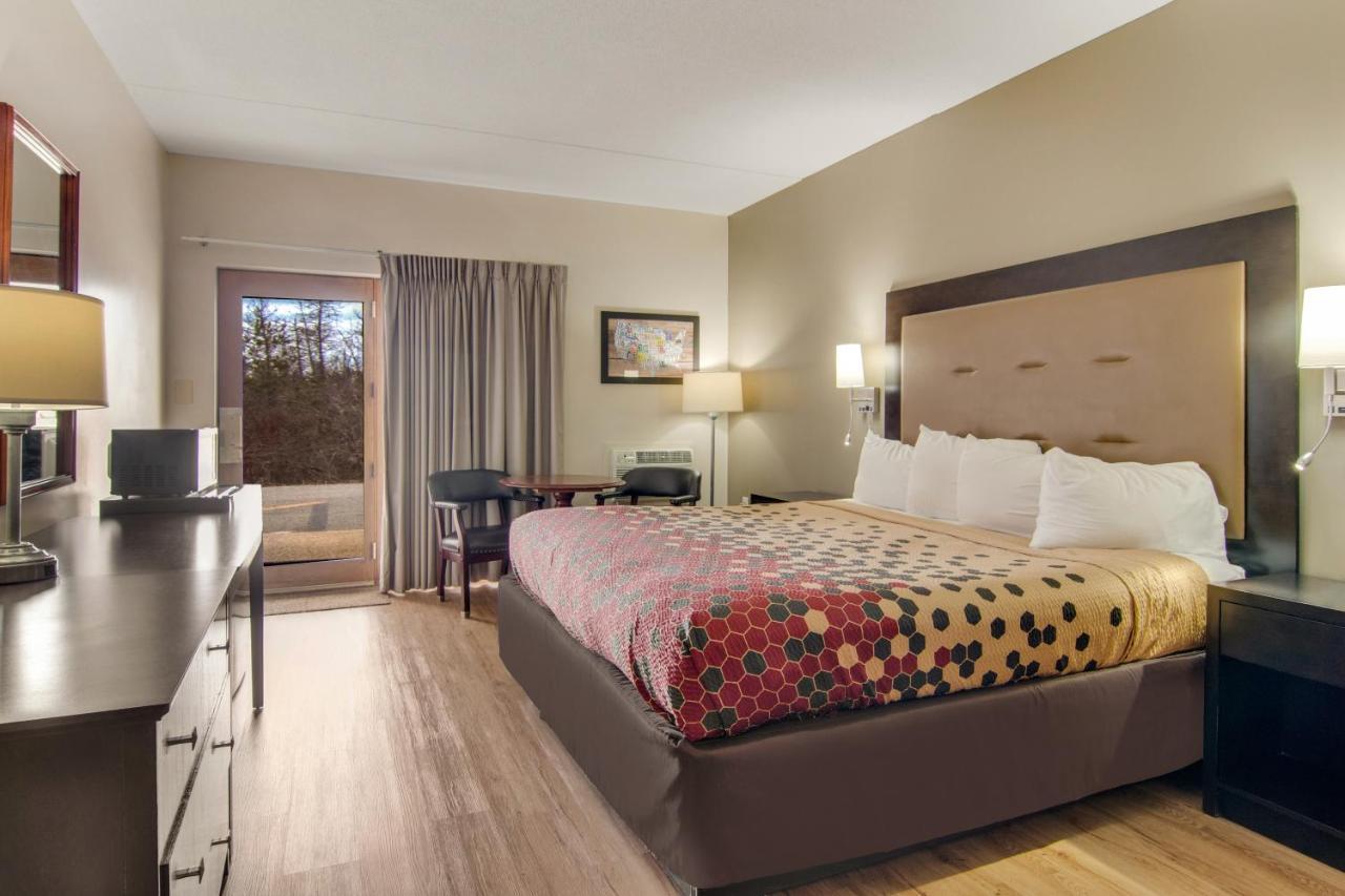 Econo Lodge Cadillac By Choice Exteriér fotografie