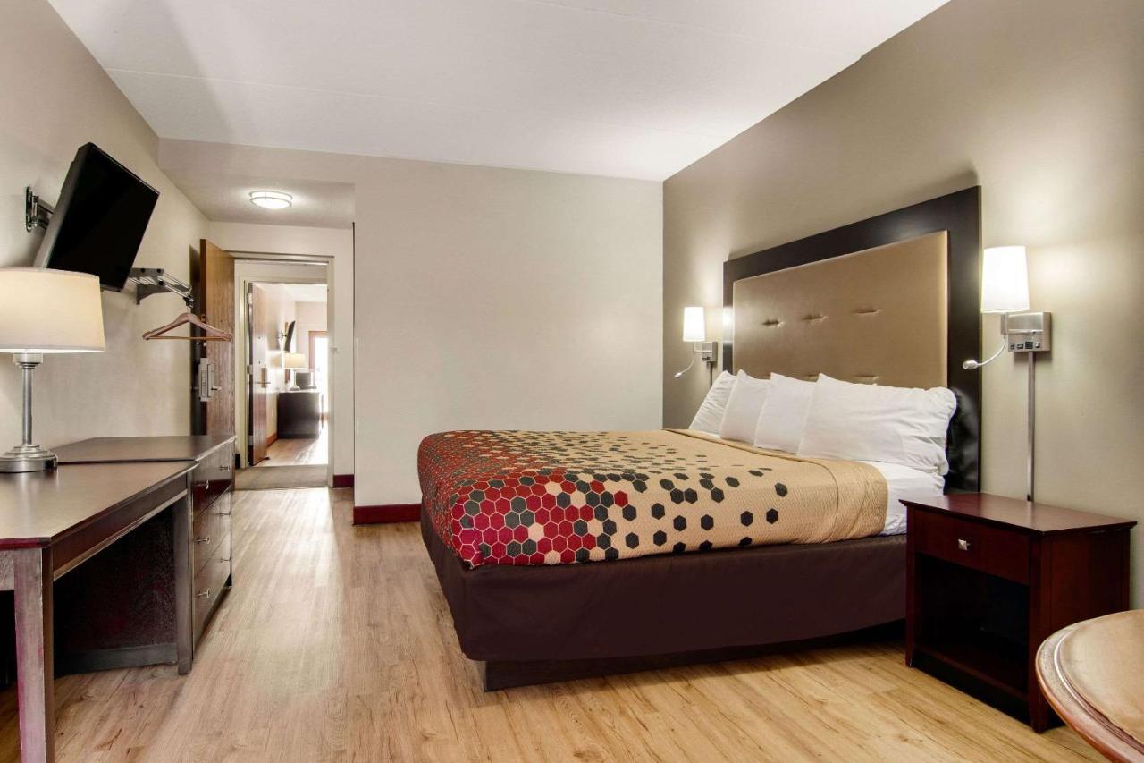 Econo Lodge Cadillac By Choice Exteriér fotografie