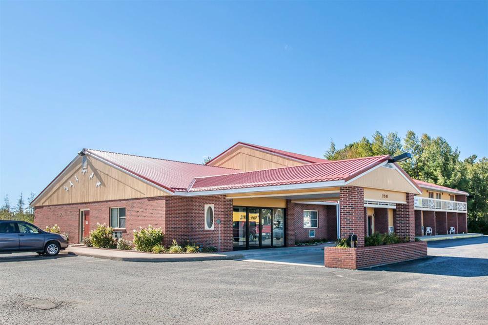 Econo Lodge Cadillac By Choice Exteriér fotografie