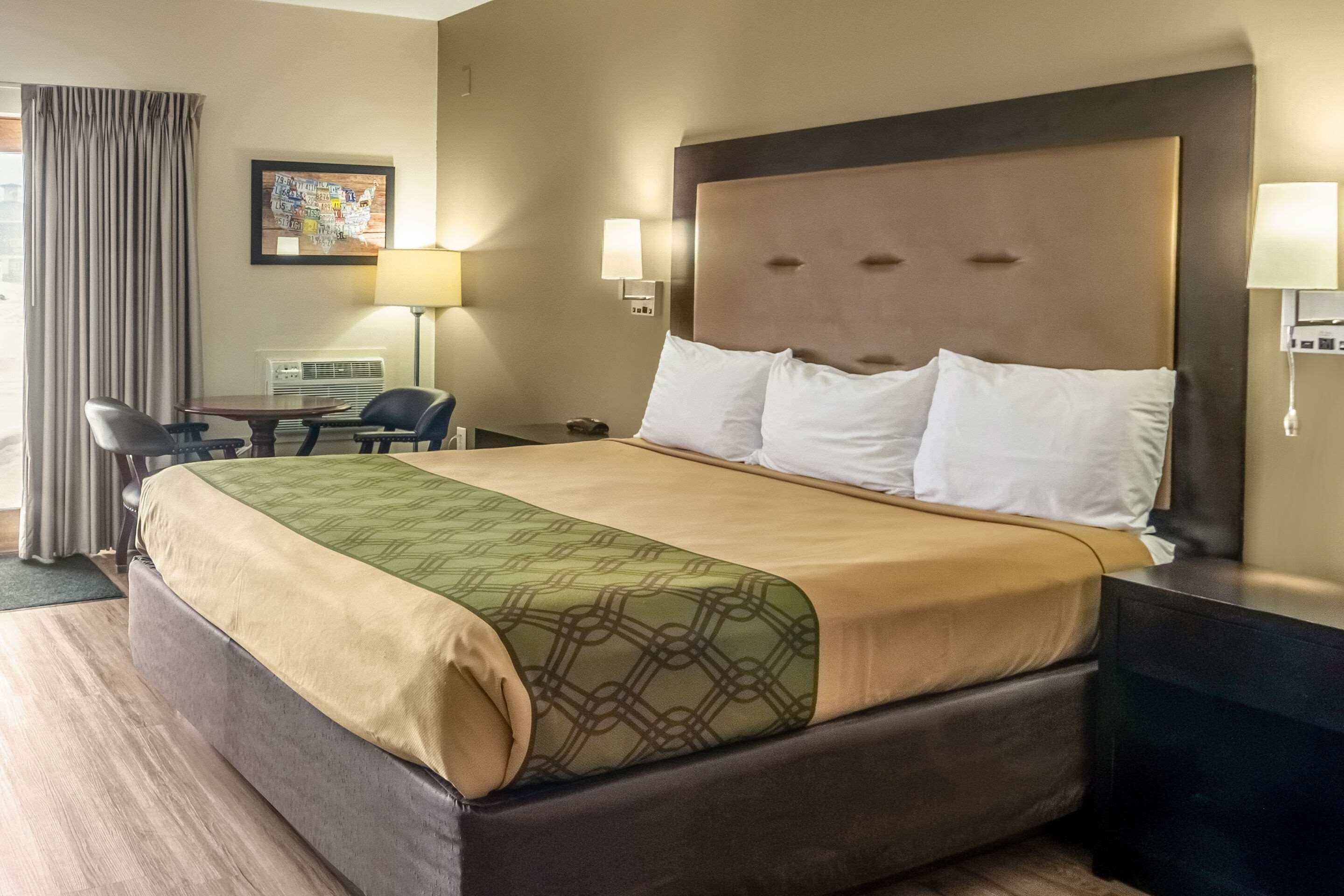 Econo Lodge Cadillac By Choice Exteriér fotografie