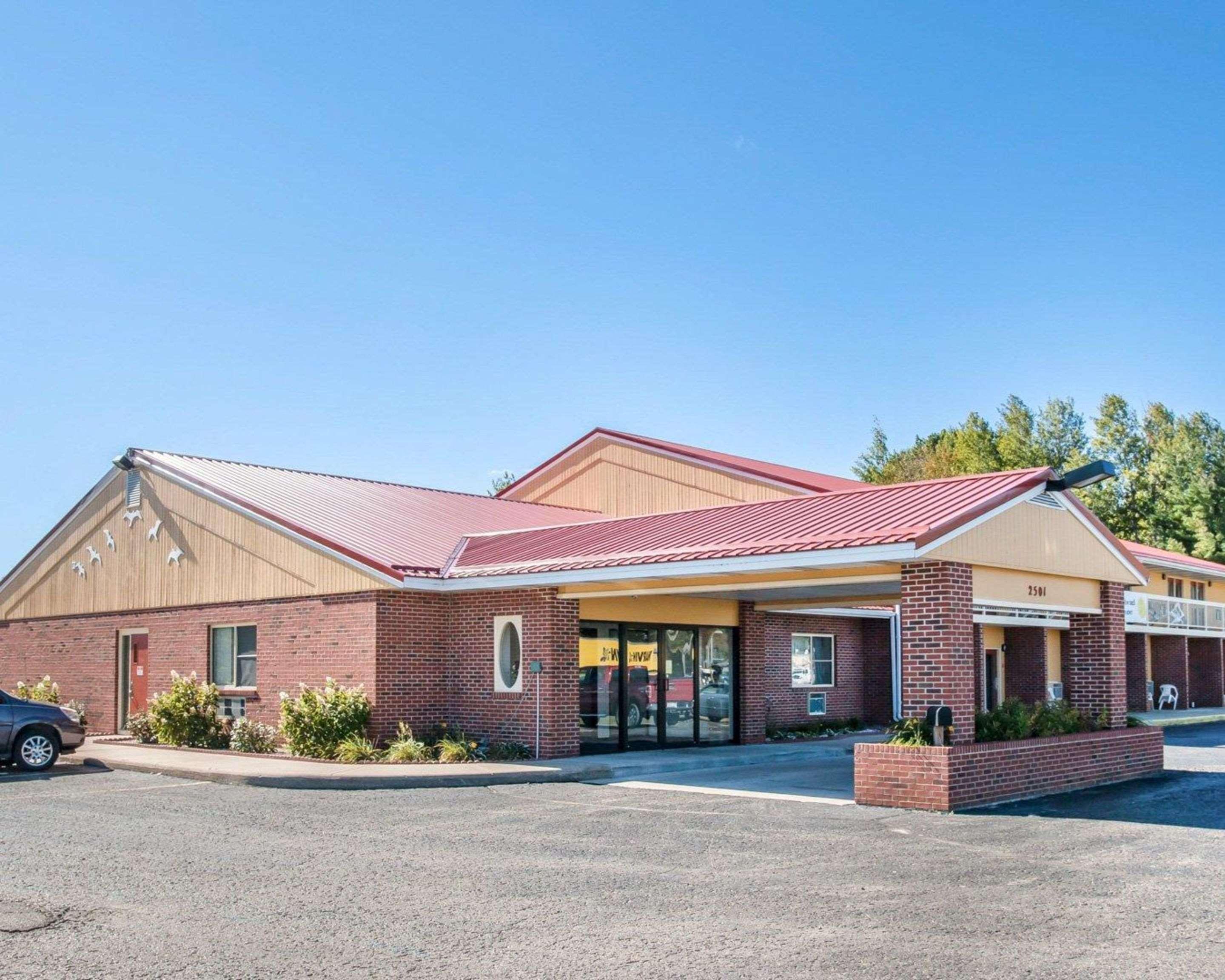 Econo Lodge Cadillac By Choice Exteriér fotografie