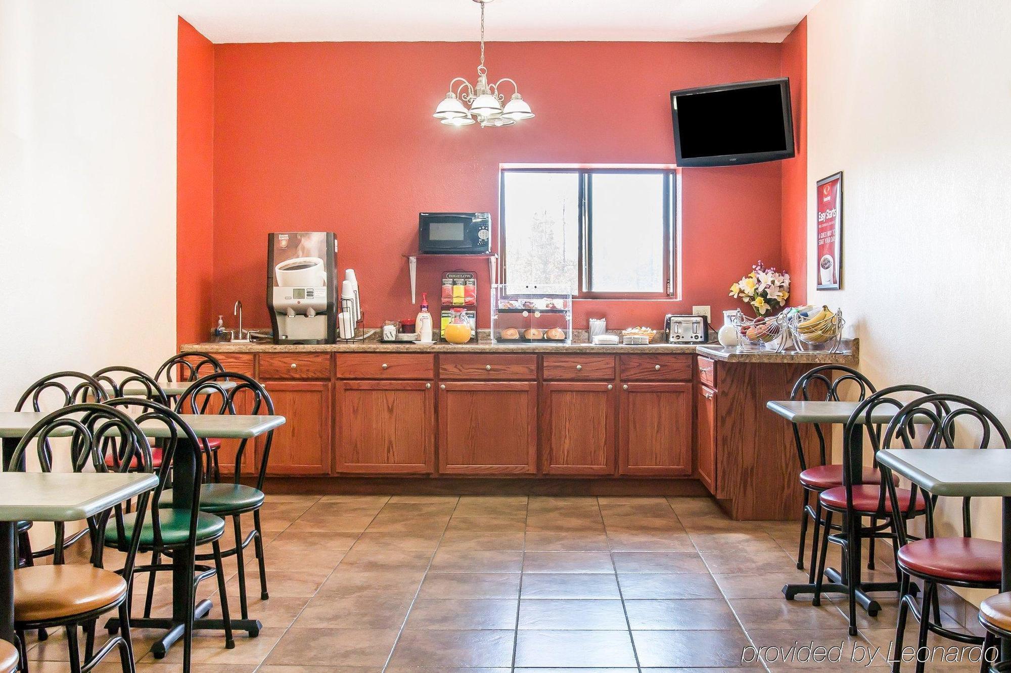 Econo Lodge Cadillac By Choice Exteriér fotografie