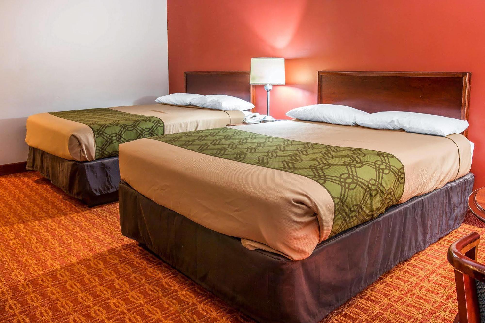 Econo Lodge Cadillac By Choice Exteriér fotografie